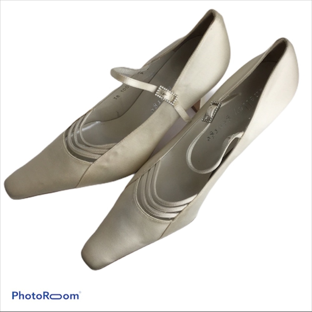 Shelley George Begonia satin pumps, size 9